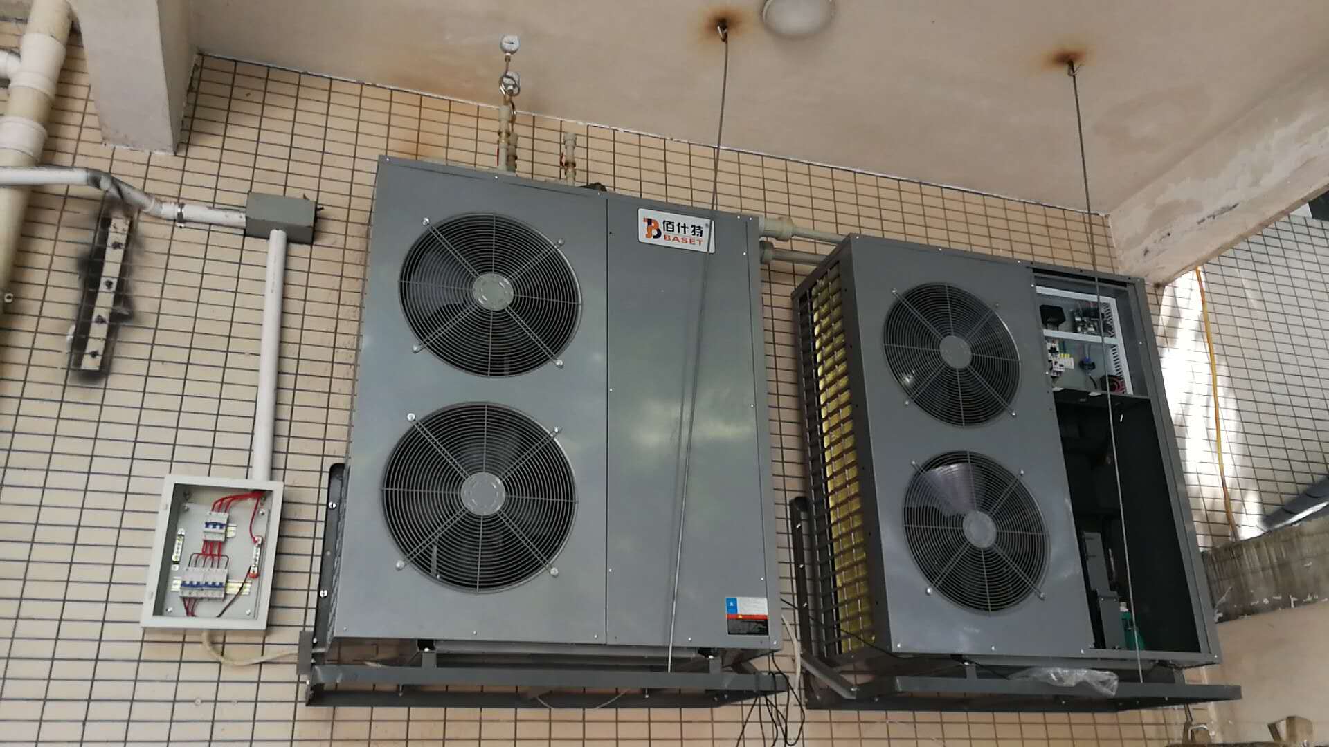 6匹戶式風(fēng)冷冷熱水機組